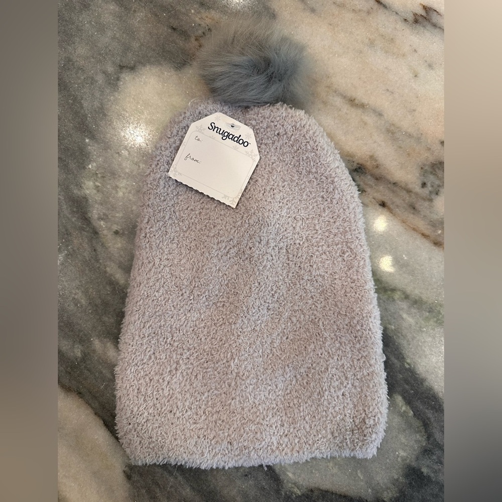 Snugadoo‎ Gray Fuzzy Beanie with Pom